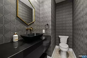 34 Manhattan Ave 2, Jersey City, NJ 07307 - Photo 27