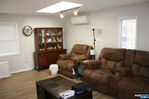 77 Donald Pl, Waldwick, NJ 07463 - Photo 7