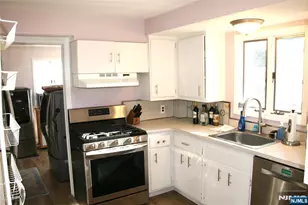 77 Donald Pl, Waldwick, NJ 07463 - Photo 5