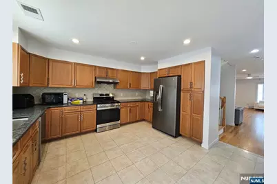 425 West Street 4 #4, Fort Lee, NJ 07024 - Photo 11