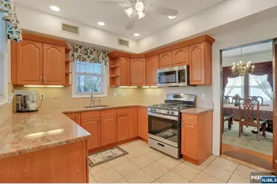 10 Lynn Court, Rutherford, NJ 07070 - Photo 7