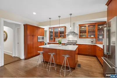 391 Up Mountain Avenue, Montclair, NJ 07043 - Photo 17