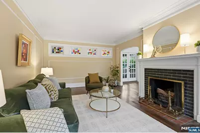 391 Up Mountain Avenue, Montclair, NJ 07043 - Photo 5