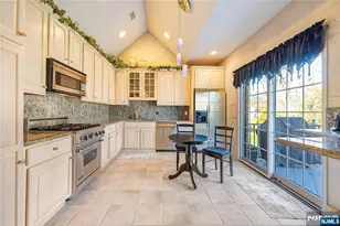 19 Sherbrooke Ct 27, Saddle River, NJ 07458 - Photo 15