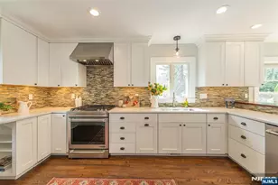 30 Wellesley Rd, Montclair, NJ 07043 - Photo 19