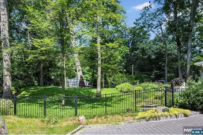 119 Stonebridge Road, Montclair, NJ 07042 - Photo 37