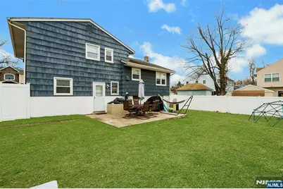 371 Greenwich Street, Bergenfield, NJ 07621 - Photo 25