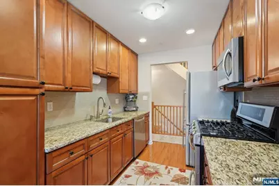 1810 Faulkner Court, Mahwah, NJ 07430 - Photo 17