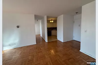 2100 Linwood Avenue 2G #2G, Fort Lee, NJ 07024 - Photo 17