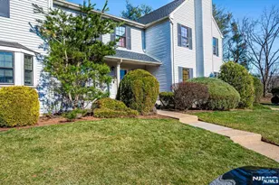 1704 Deerfield Dr 1704, Edison, NJ 08820 - Photo 3