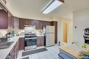 1704 Deerfield Dr 1704, Edison, NJ 08820 - Photo 19