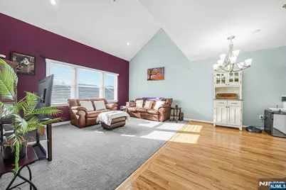 45 Royal Avenue 46 #46, Hawthorne, NJ 07506 - Photo 3