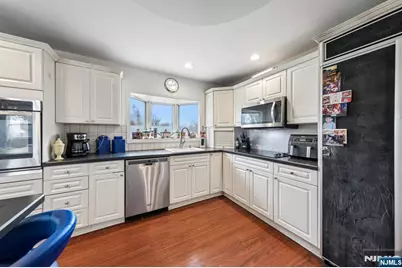 2 Caryn Place, Fairfield, NJ 07004 - Photo 3
