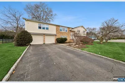 2 Caryn Place, Fairfield, NJ 07004 - Photo 35