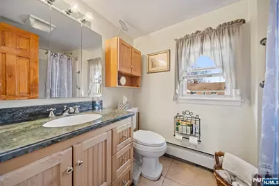 125 Merritt Avenue, Bergenfield, NJ 07621 - Photo 15