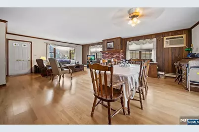 125 Merritt Avenue, Bergenfield, NJ 07621 - Photo 5