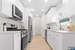 56 Harvey St, Closter, NJ 07624 - Photo 5