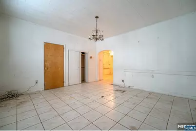 390 Lafayette Street, Newark, NJ 07105 - Photo 3