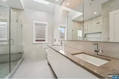 412 Lincoln Avenue, Cliffside Park, NJ 07010 - Photo 17
