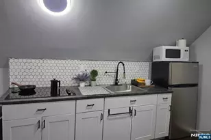 633 Thomas Blvd, East Orange, NJ 07017 - Photo 21