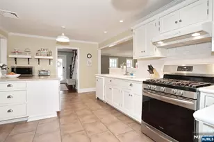 215 Hill St, Midland Park, NJ 07432 - Photo 5