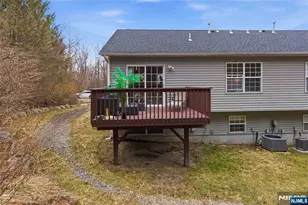 32 Oak Point Dr, Hamburg, NJ 07419 - Photo 19
