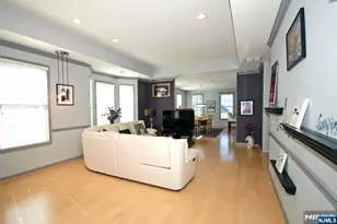 8 Quartz Way, Woodland Park, NJ 07424 - Photo 3
