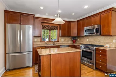 4 Peru Road, Clifton, NJ 07012 - Photo 11