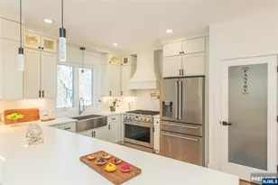 24 Shrewsbury Dr, Livingston, NJ 07039 - Photo 9