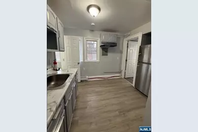 108-110 Vassar Avenue, Newark, NJ 07112 - Photo 17