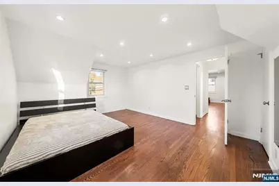 636 Elm Avenue, Ridgefield, NJ 07657 - Photo 21