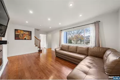 636 Elm Avenue, Ridgefield, NJ 07657 - Photo 5