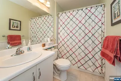 1060 Chedworth Circle, Mahwah, NJ 07430 - Photo 15