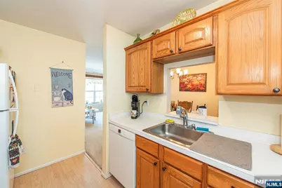 1060 Chedworth Circle, Mahwah, NJ 07430 - Photo 11