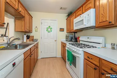 1060 Chedworth Circle, Mahwah, NJ 07430 - Photo 13