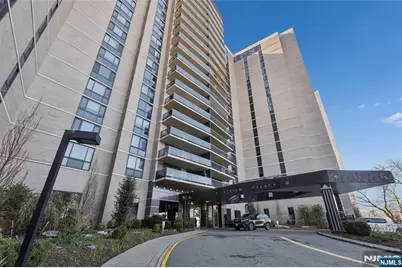 1512 Palisade Avenue 17A #17A, Fort Lee, NJ 07024 - Photo 1