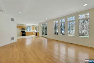 62 E Crescent, Mahwah, NJ 07430 - Photo 13
