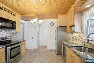 6 S Garden Ct, Garfield, NJ 07026 - Photo 13