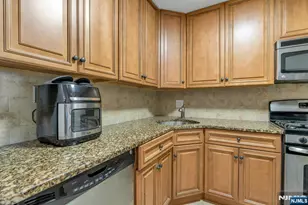 555 North Ave 12 A, Fort Lee, NJ 07024 - Photo 5