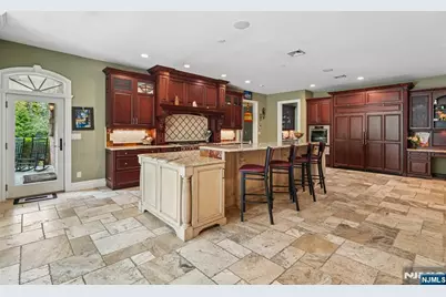 35 Echo Ridge Road, Upper Saddle River, NJ 07458 - Photo 15
