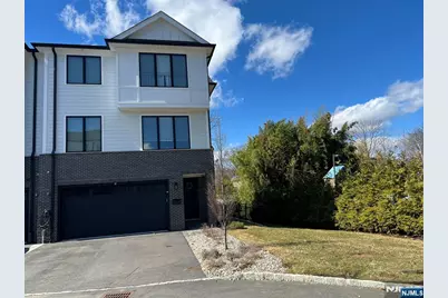 2 Skye Drive, Paramus, NJ 07652 - Photo 27