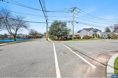 4 Oak Ridge Road, Clifton, NJ 07013 - Photo 13