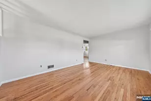 4 Oak Ridge Rd, Clifton, NJ 07013 - Photo 9