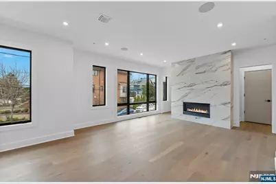 2026 Marguerite Street Right #Right, Fort Lee, NJ 07024 - Photo 7