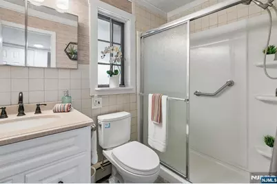 13 Central Avenue, Pompton Lakes, NJ 07442 - Photo 17