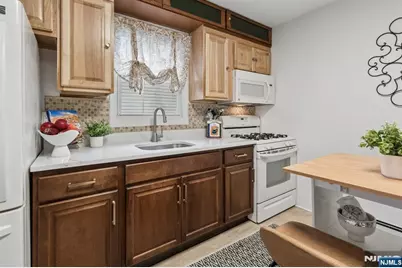 13 Central Avenue, Pompton Lakes, NJ 07442 - Photo 5