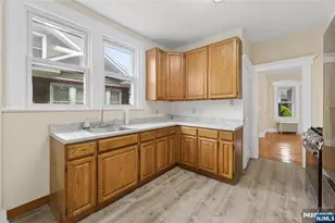 42 Walnut St, Rutherford, NJ 07070 - Photo 9