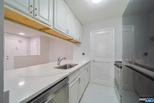 216 Washington A, Fort Lee, NJ 07024 - Photo 9