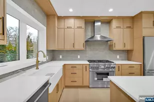 42 Charles St, Livingston, NJ 07039 - Photo 5