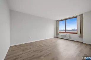 100 Old Palisade Road 2209, Fort Lee, NJ 07024 - Photo 17